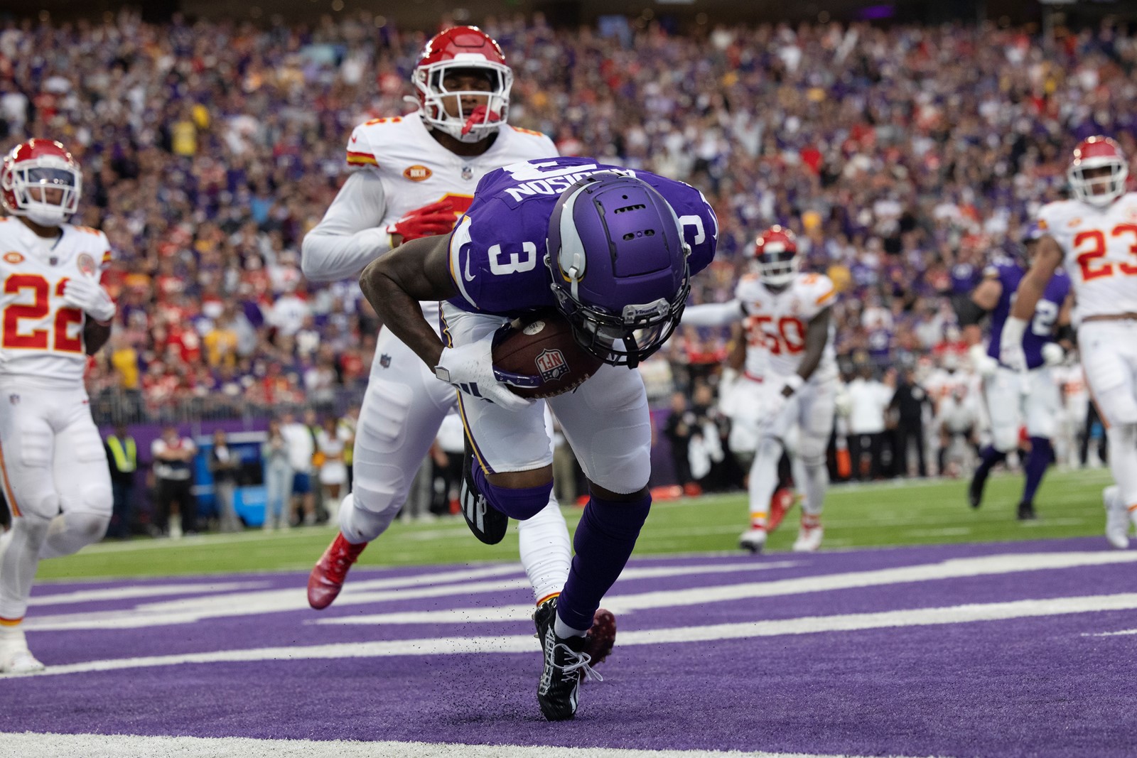 CT_IC_1039140791_1039156146_017-1015_go-bears-minnesota-vikings.jpg