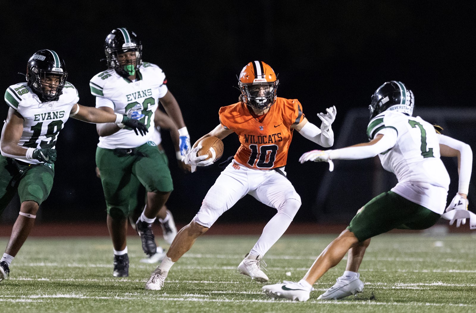 OS_IC_1047781105_1047468648_024-0825_TSO-L-Winter-Park-football-15-1.jpg