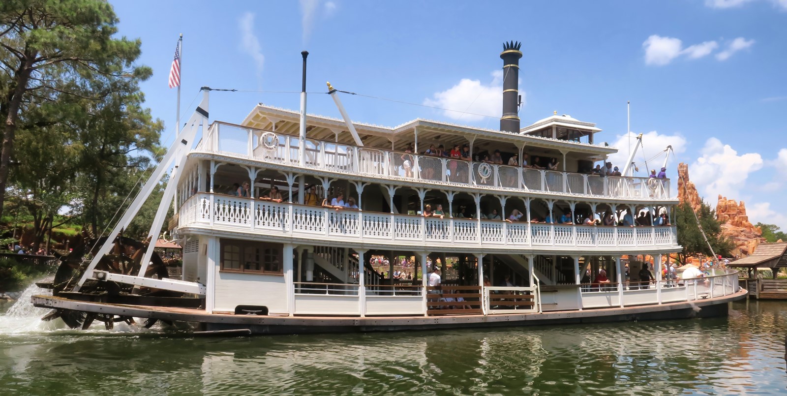OS_IC_1047955611_1047952207_008-0825_TOS-L-SNAP2-WDW-liberty-belle_2789f2-TF.jpg