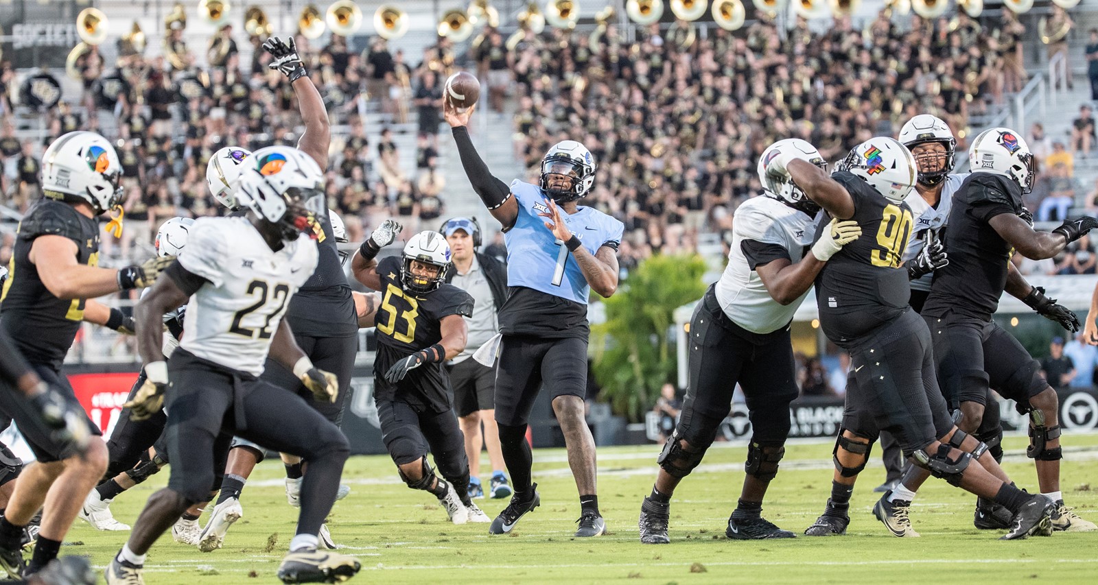OS_IC_1044784681_1044790383_001-0508_TOS-L-UCF-Football-SpringGame-12.jpg