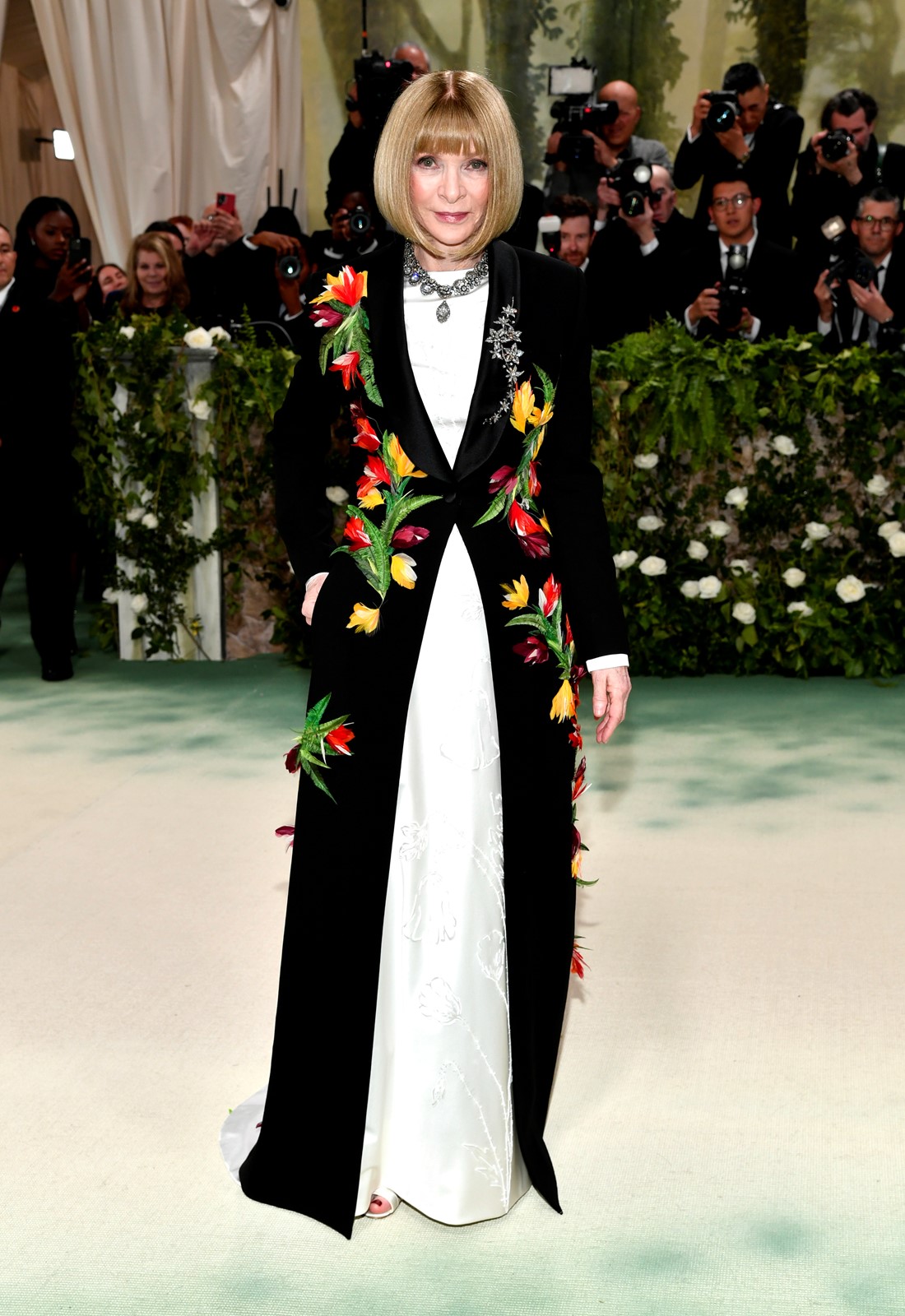 EE_IC_1043954746_1044794735_005-0508_2024_MET_Museum_Costume_Institute_Benefit_Gala_91111--a3a52.jpg
