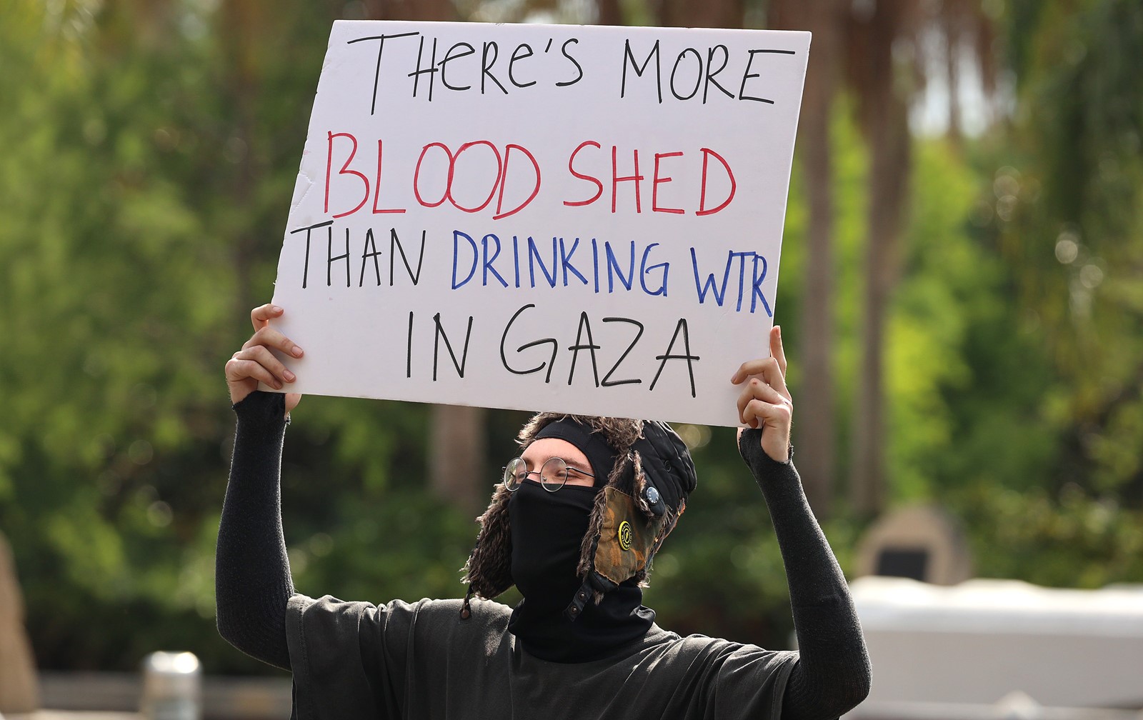 OS_IC_1044784692_1044798443_003-0508_TOS-L-PalestineProtestUCF22015_e98b34.jpg