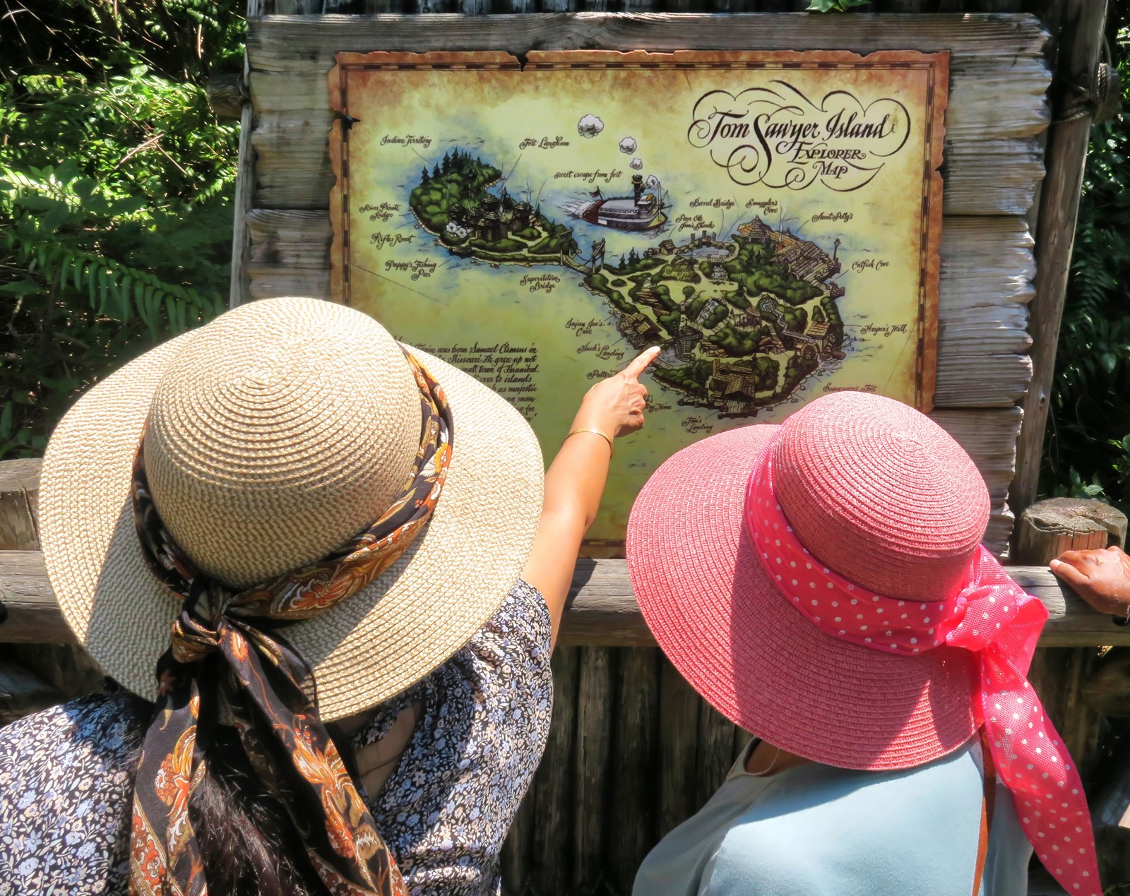 OS_IC_1047955611_1047952209_008-0825_TOS-L-SNAP4-WDW-tom-sawyer_1928f-TF.jpg