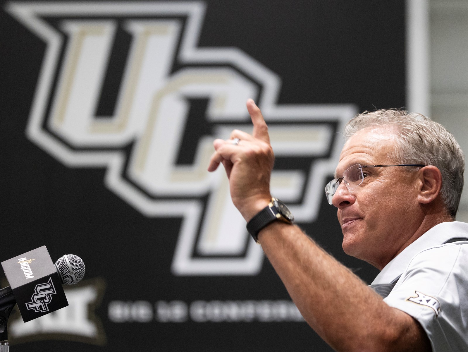 OS_IC_1047781125_1047629094_004-0825_TOS-L-ucf-football-0801-05-1.jpg