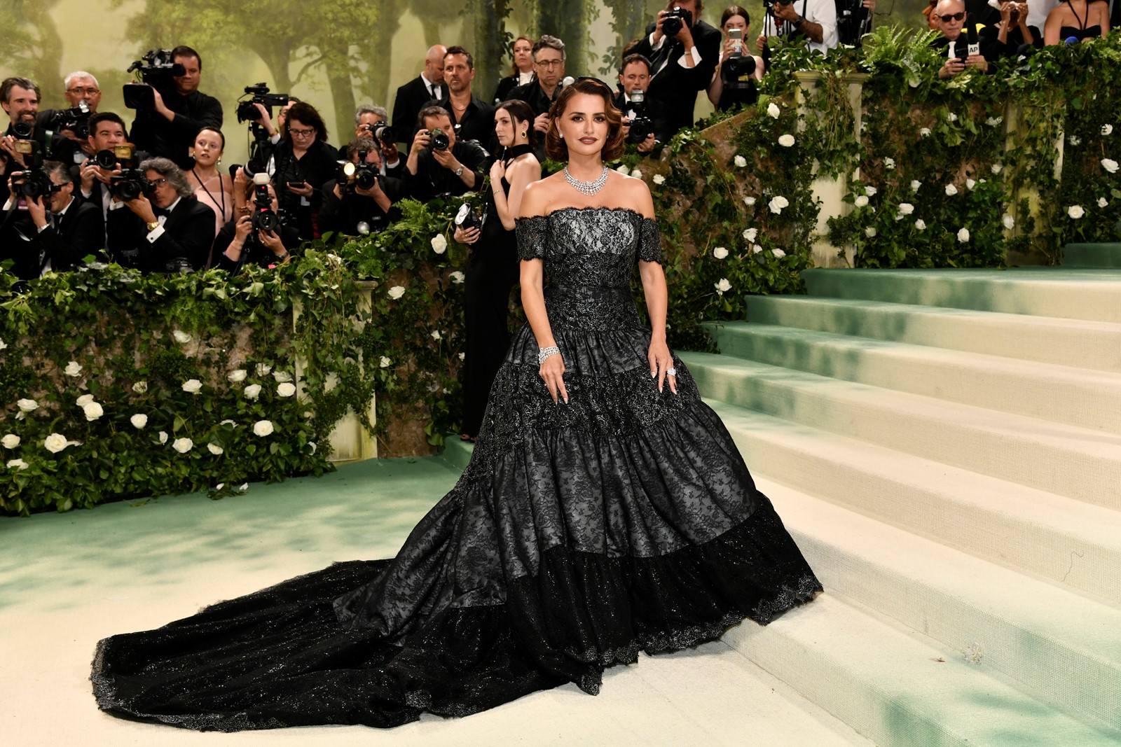 EE_IC_1043954747_1044795626_004-0508_2024_MET_Museum_Costume_Institute_Benefit_Gala_53605--bfb7a.jpg